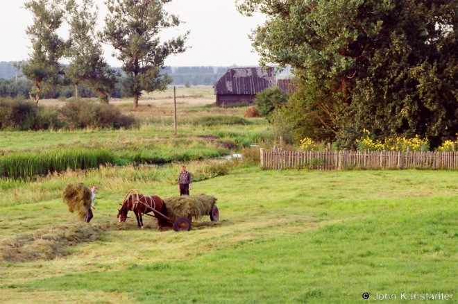 з-дарогі-Ліпнішкі-Іўе-2001-г.-2001225-07