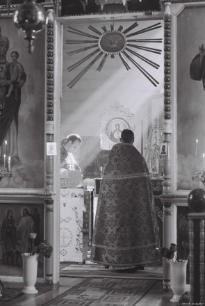 1-resurrection-feast-alhomjel-2013-2013109-3a