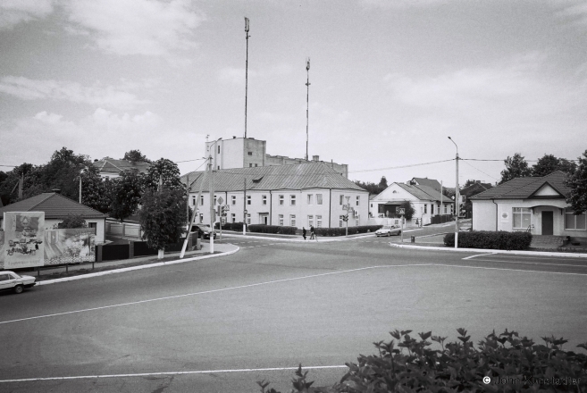 Polish-era-police-station-right-side-of-building-in-center-of-photo-stoubtsy-2017-2017128-12A, Satsyjalistychnaja