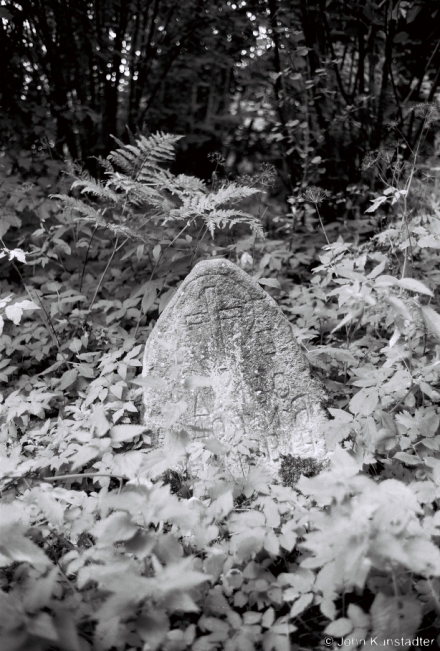10b.Older-Grave-Cemetery-in-Maljavichy-2018-2018209_06A