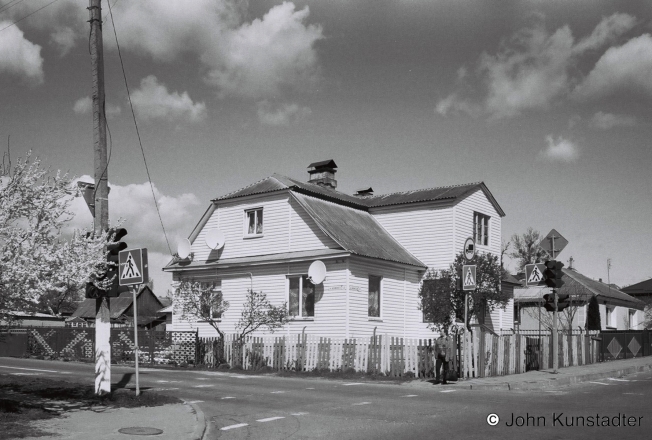 Polish-Era-Functionalist-Zakopane-Style-House-now-Markedly-Rebuilt-Stoubtsy-2018-2018089_13A
