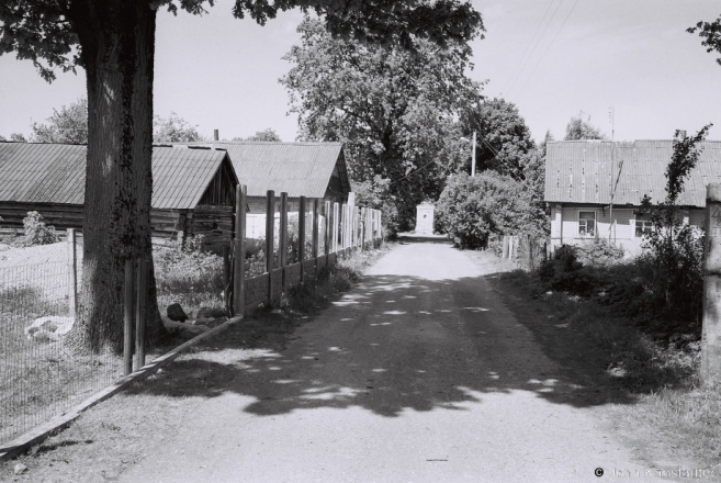 10c.View toward Roadside Shrine at Northern Edge of Sjemjanki 2017, 2017133- (F1180012