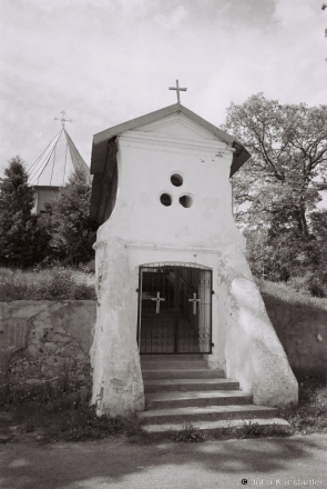 10d.Churches-of-Belarus-CCCLXX-Gate-to-R.C.-Church-of-the-Holy-Trinity-Strubnitsa-2013-2013154-15A