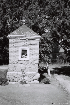 10d.Roadside Shrine at Northern Edge of Sjemjanki 2017, 2017133- (F1180013