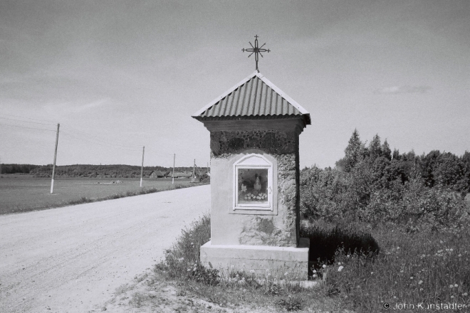 11a.Roadside Shrine, Milutsi 2017, 2017133-(2) (F1180018