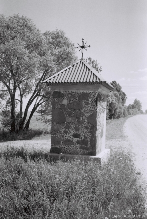11b.Roadside Shrine, Milutsi 2017, 2017133- (F1180020