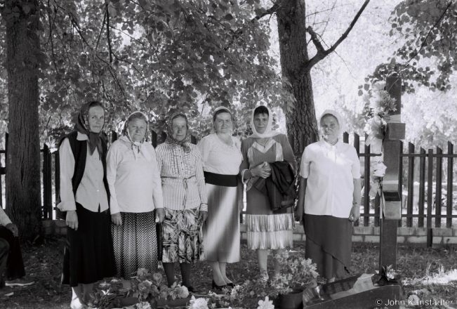 11c.Awaiting Procession at Grave of Long-Serving and Beloved Parish Priest Aljaksandr Varnitski, Patronal Feast of Holy Trinity, Orthodox Church of Holy Trinity, Azdamichy 2018, 2018135_33A