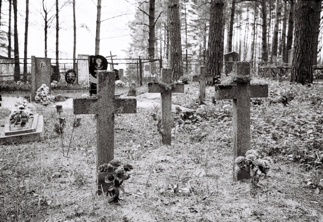 11e.World-War-I-Cemeteries-LXVII-German-Cemetery-Including-Reused-Crosses-Ukrapjenka-2016-2016168a-10A