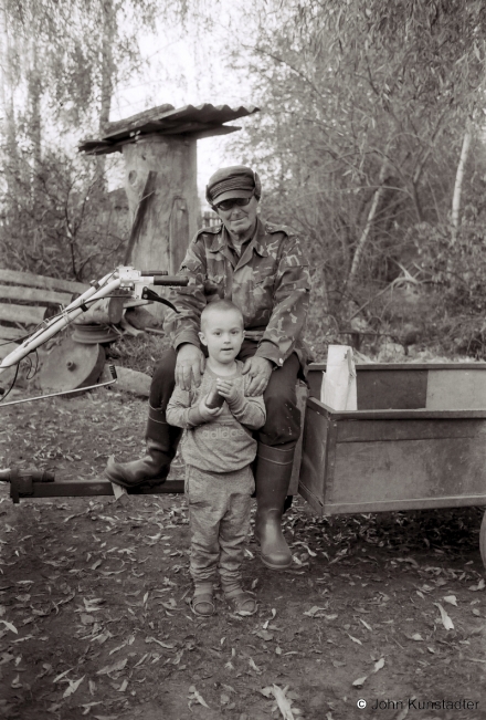 12.Granddad-Vasil-with-His-Grandson-Jelisjej-Tsjerablichy-2018-2018273b_24A