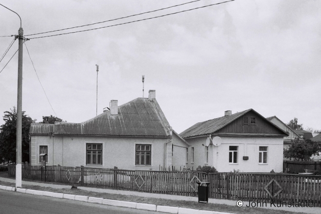 Polish-era-functionalism-satyjalistychnaja-Street-Stoubtsy-2017-2017128-36A