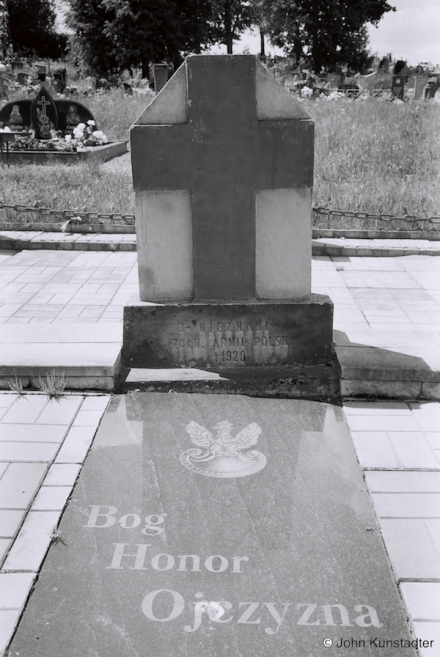12b.Polish-Cemetery-Honoring-Soldiers-Fallen-in-the-War-Against-the-Bolsheviks-1919-21-Varnjany-2016-2016234c-35A