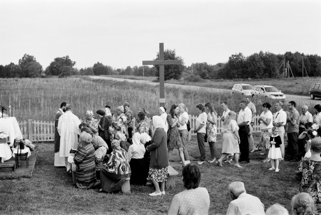 12d.Distribution-of-Holy-Communion-Pentecost-Mass-Papshychy-2019-2019079-05