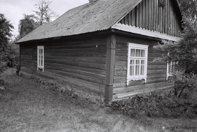 12i.Traditional-Wooden-Window-Frames-Satsyjalistychnaja-St.-Stoubsy-2017-2017129-19A