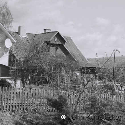 View-toward-Pre-War-House-of-Surgeon-Grinberg-in Functionalist-Style-Stoubtsy-2018-2018088b_13A