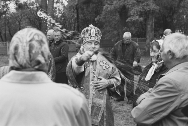 13c.Blessing-the-Congregation-with-Water-Consecration-of-New-Chapel-of-the-Raising-of-the-True-Cross-Ljenin-2019-2019236-69
