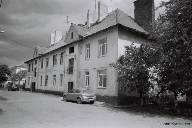 13d.Polish-era-Functionalist-Style-Railroad-Workers-Housing-Stoubtsy-2017-2017129-26A