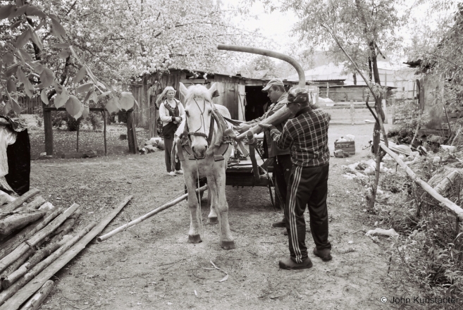 14.Granddad-Vasil-Harnessing-His-Horse-Tsjerablichy-2016-2016165b-34A