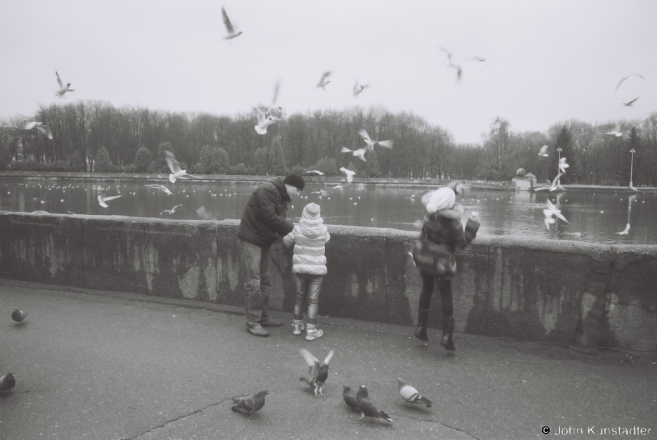 15-feeding-the-birds-mjensk-2012-2012061b-16a