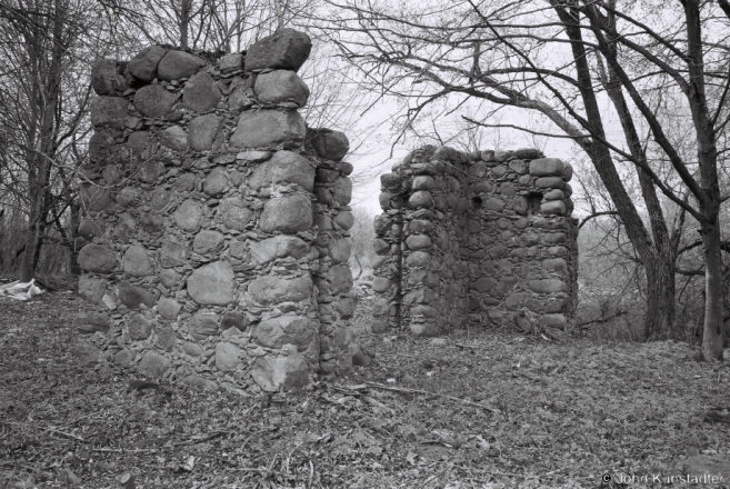 15b.Ruins-of-Estate-Chapel-Pobojew-Dvór-Kutniki-Vaukavysk-Dist.-2015-2015125-26A