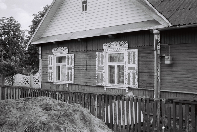 Decorative-Window-Frames-in-Traditional-Stoubtsy-Style-Ljermantava-Street-Stoubtsy-2017-2017130-14A