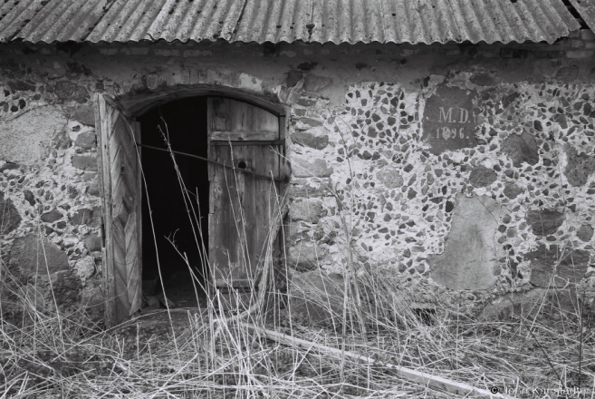 16b.Detail-of-Former-Estate-Granary-Pobojew-Dvór-Kutniki-Vaukavysk-Dist.-2015-2015125-33A