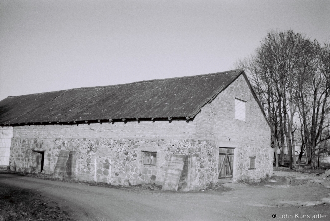 18a.Stone Barn with Gallettes, Pahoshcha 2018, 2018009- (F1170021