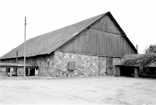 19b.Barn-Former-Estate-of-the-Akushka-Family-Kanstantsinava-Kanstantsinau-Dvor-2019-2019080a-14A