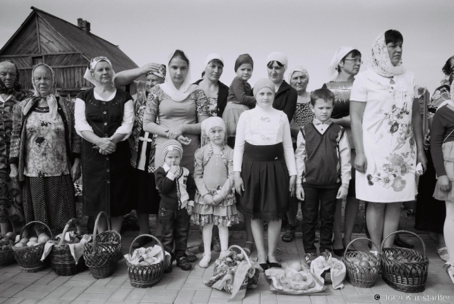 1a.Awaiting Blessing of Apples, Jablychny Spas, Tsjerablichy 2016, 2016273- (F1110014