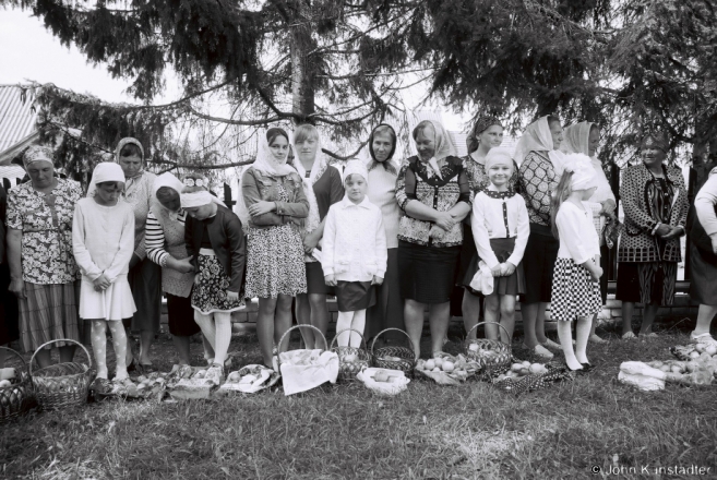 1a.Awaiting the Blessing of Apples, Jablychny Spas, Azdamichy 2016, 2016275- (F1000023