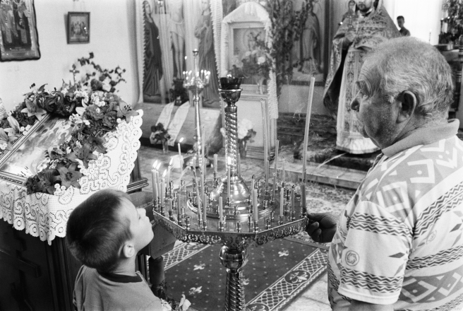 1a.Blowing-Out-Candles-Orthodox-Trinity-Monday-Service-Tsjerablichy-2019-2019089-6A