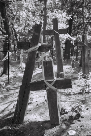 1a.Crosses of Belarus LXIX, Cleaning and Decorating of Graves for Radaunitsa, Tsjerablichy 2016, 2016159-9A (F1180010