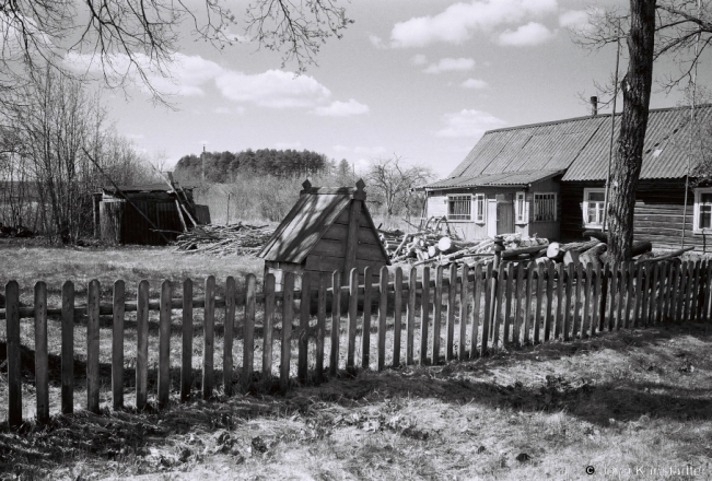 1a.Muljary-Village-with-WWI-Cemetery-in-Background-2018-2018091_28A