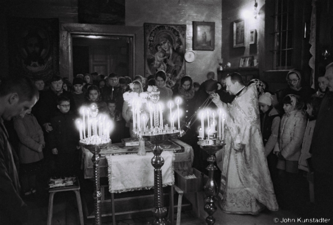 1a.Returning Plashchanitsa to Holy Table, All-Night Easter Vigil, Azdamichy 2018, 2018049_05A