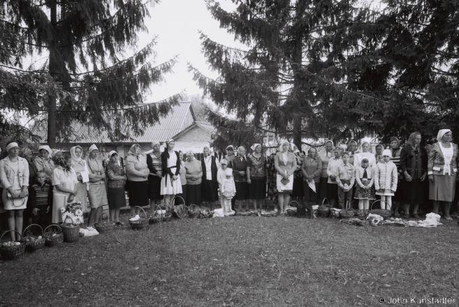 1a.Waiting to Kiss the Cross, Jablychny Spas, Azdamichy 2015, 2015290- (F1030006