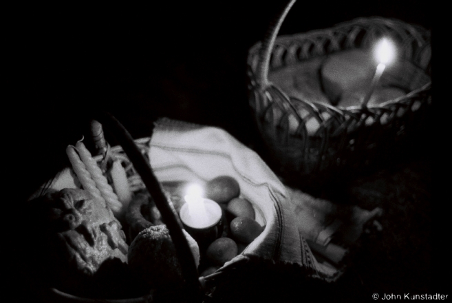 Awaiting the Blessing of Easter Bread, Azdamichy 2015, F1150009(2015091a-.jpg