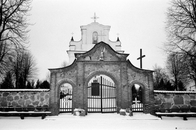 1b.Gate, Church of the Immaculate Conception, Kas'tsjanjevichy 2016, 2016338c-33A