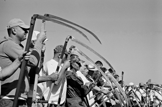 1b.Presentation of Scythers, Sporauski Scything Competion, Vysokaje 2016, 2016261-5A (00140005