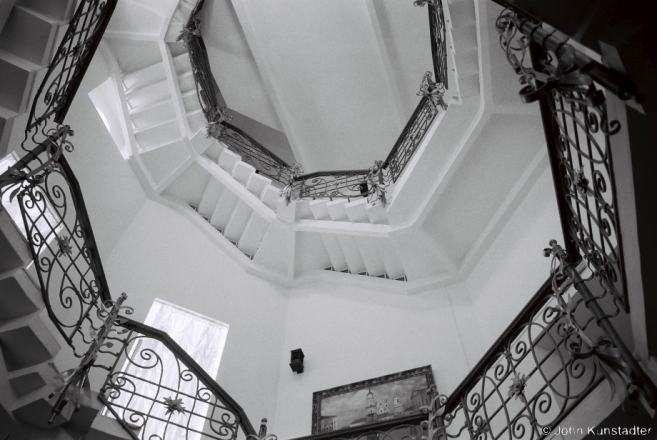 1b.Ratusha Staircase, Mahiljou 2015, F1080018(2015200-