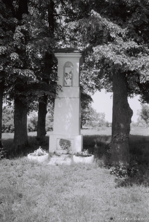 1b.Roadside Shrine, Aljanjets 2017, 2017126b- (F1030011
