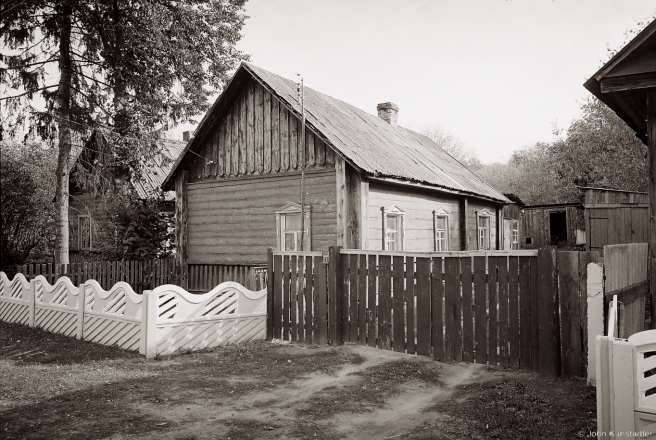 1b.Traditional-House-and-Decorative-Window-Frames-with-Only-One-Window-Facing-Street-Juravichy-2015-2015360-18A