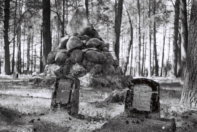 1b.World-War-I-Cemeteries-XLIX-80th-German-Reserve-Infantry-Division-Cemetery-Pronki-2015-2015223-25A-F1100017