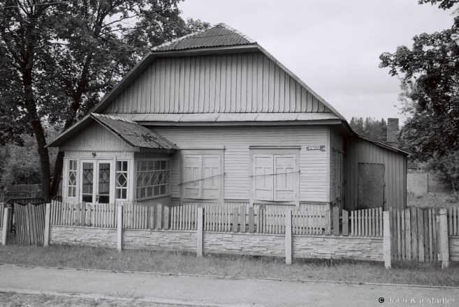 1c.Former-Pharmacy-Site-of-Future-Aljes-Adamovich-Museum-Hlusha-2017-2017137b-31A