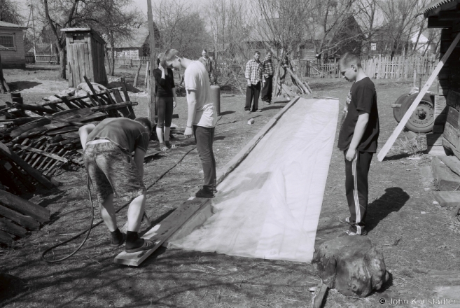 1c.Lapping Plastic Sheeting for Hothouse, Tsjerablichy 2015, F1070035(2015082-.jpg