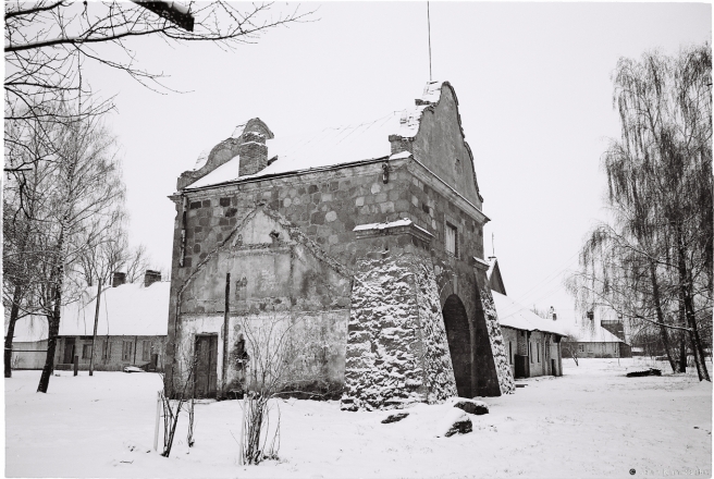 1c.Left-Hand Gate, Polish Border Guard Barracks (c. 1925), Kljetsk 2016, 2016091b-27A (000057