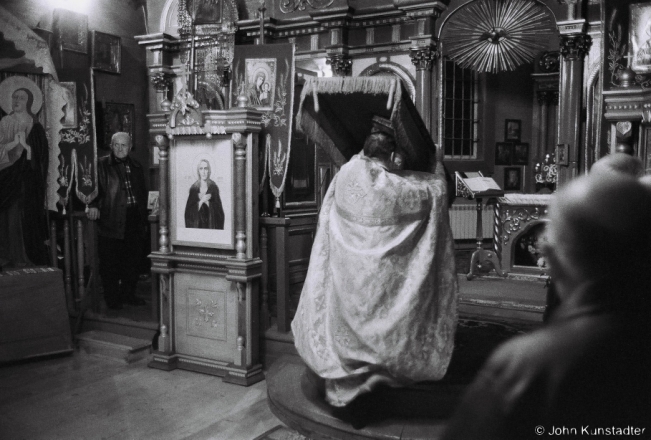1c.Re-turning Plashchanitsa to Holy Table, All-Night Easter Vigil, Azdamichy 2018, 2018049_07A