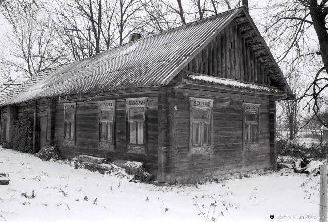 1d.Old House with Typical-for-the-Area Decorative Window Frames, Shchorsy 2019, 2019014_08A