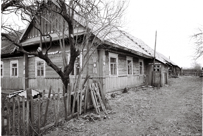 1h.L-Shaped House with Extended Barns, Sjemjezhava 2016, 2016074-1A (000001