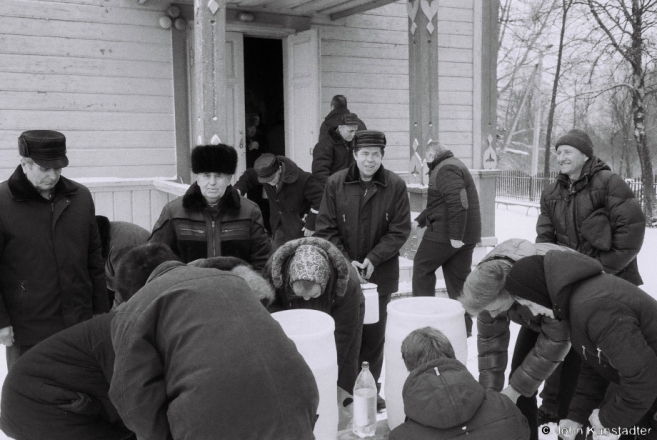 1i.Filling Bottles with Water Blessed by Father Aljaksandr, Vadokhryshcha, Azdamichy 2018, 2018014a- (F1090005