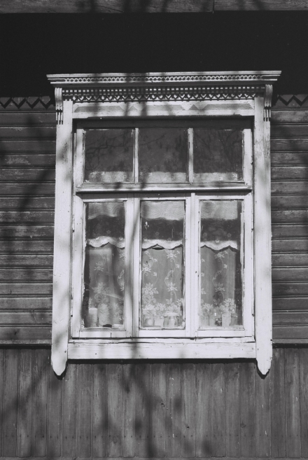2.Traditional-Decorative-Window-Frame-Svajatsichy-Svajatychy-2014-g