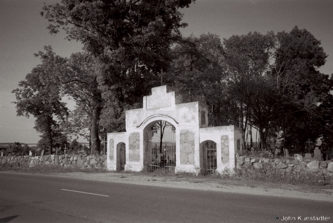 21d.Catholic-Cemetery-with-Constructivist-Gate-Mizherychy-2013-2013157a-7A